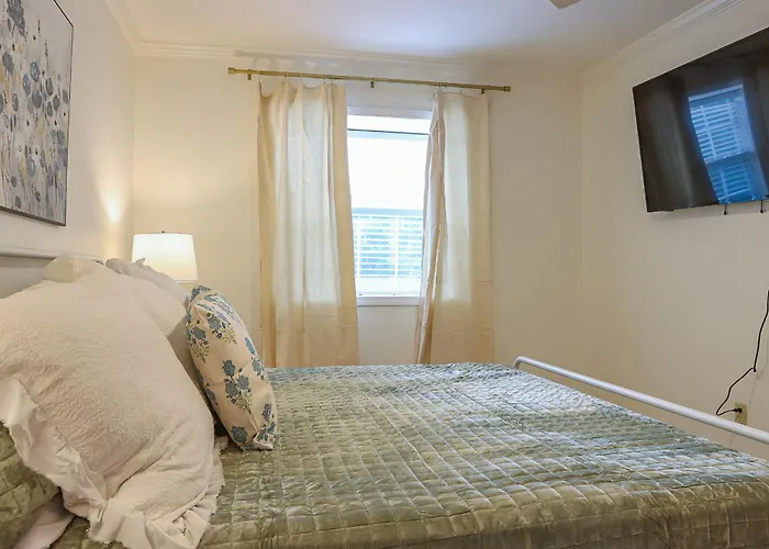 Oxford Condo